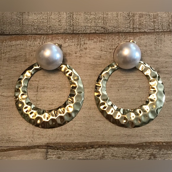 Dangle Gold and Pearl Earrings - Picture 2 of 5